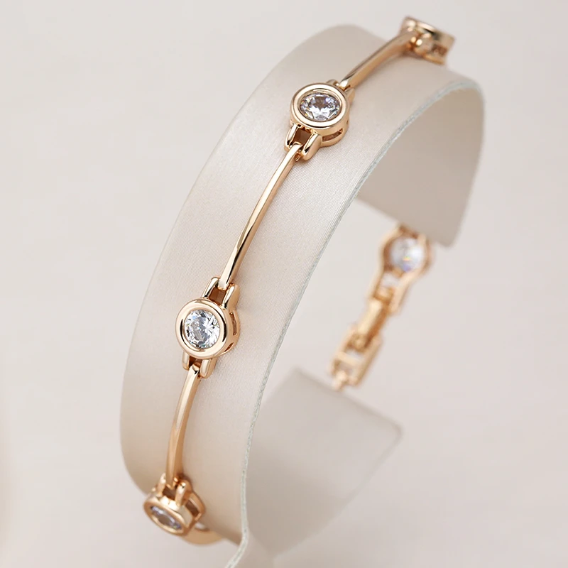 Elegantes Armband mit Zirkonen in Gold