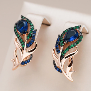 Elegante Ohrringe mit grünen und blauen Kristallen