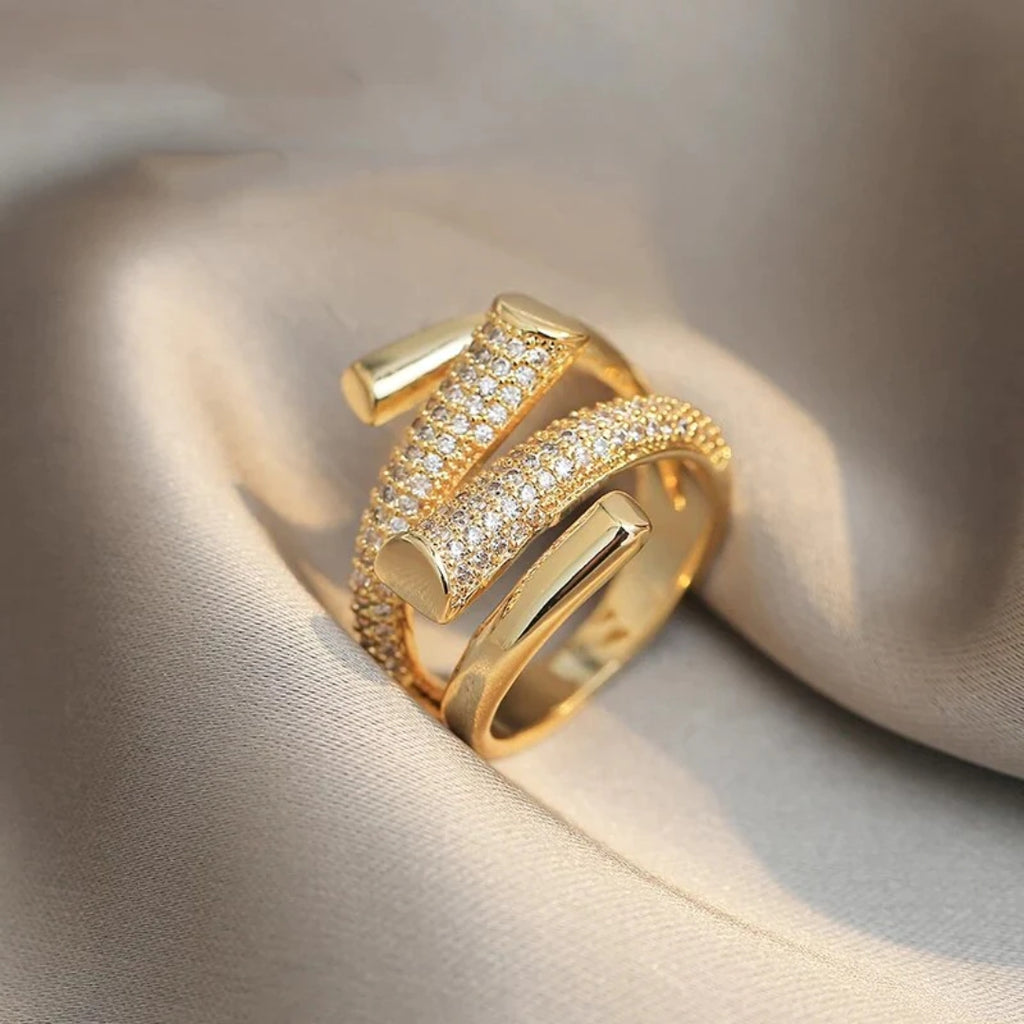 Verstellbarer Luxusring mit Zirkonia in Gold