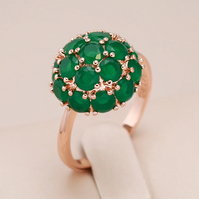 Eleganter Ring in Grünem Kristall