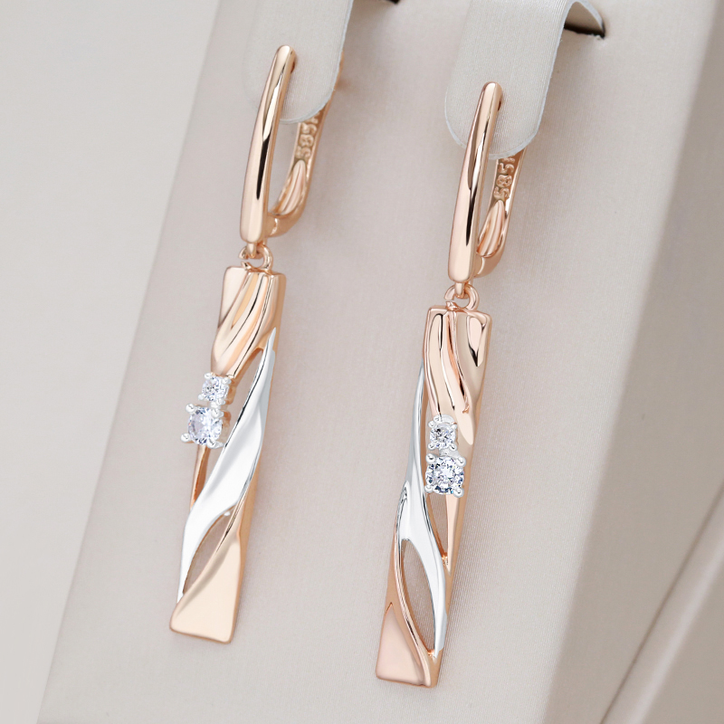 Elegante Rechteckige Ohrringe mit Kristallen in Gold